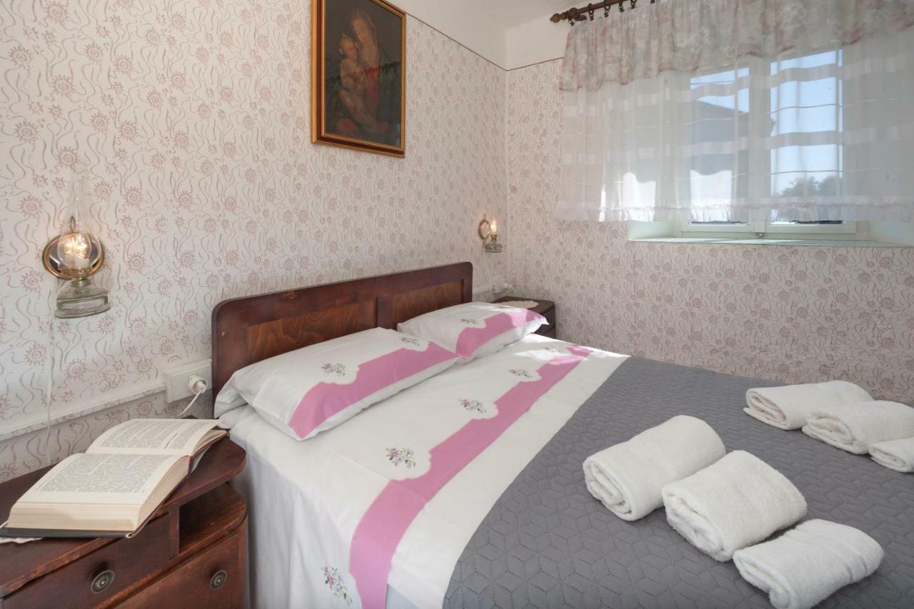 Rural Apartment Carolina Zrenj Εξωτερικό φωτογραφία